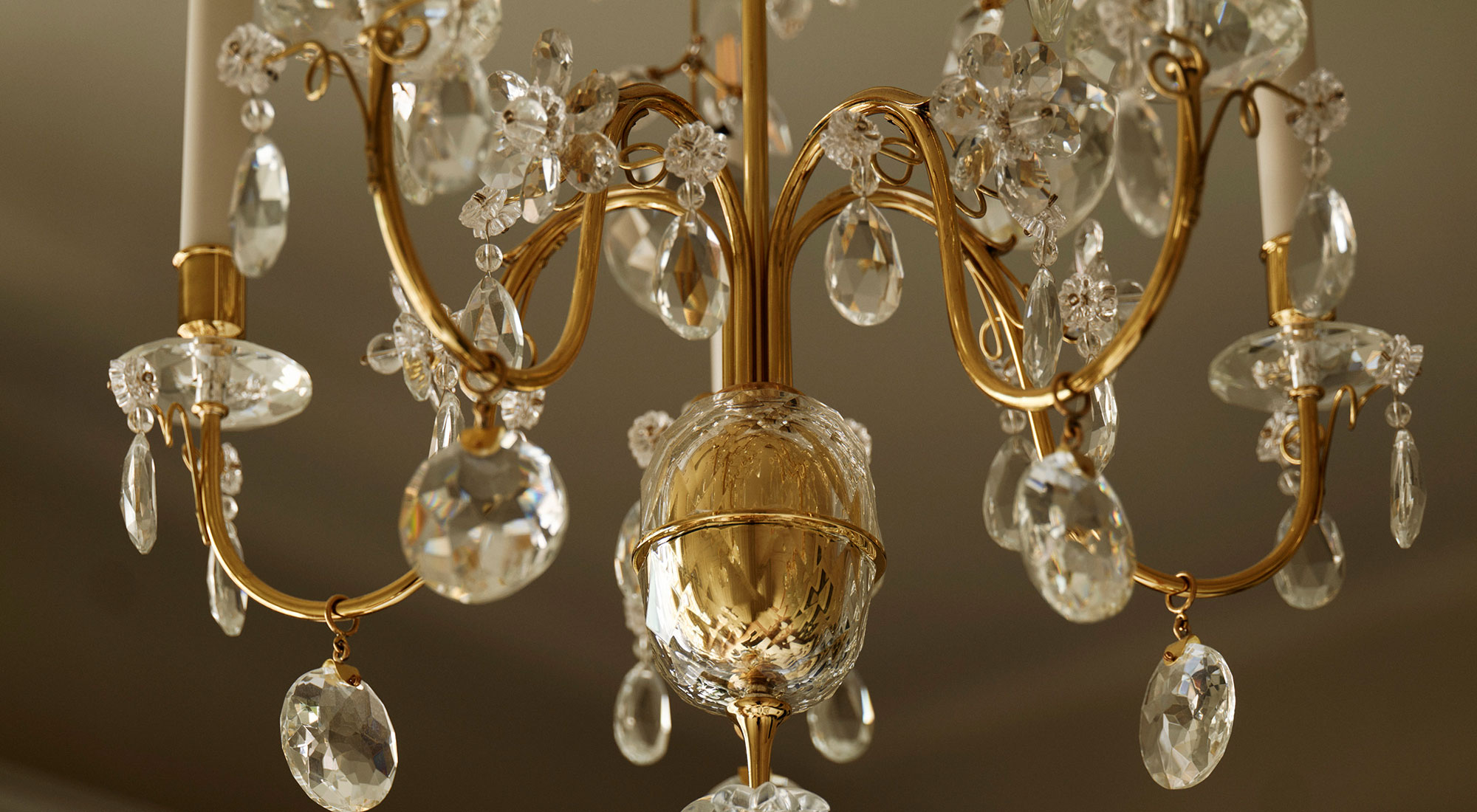 Ett Hem Stockholm Lobmeyr Haerdtl chandelier detail